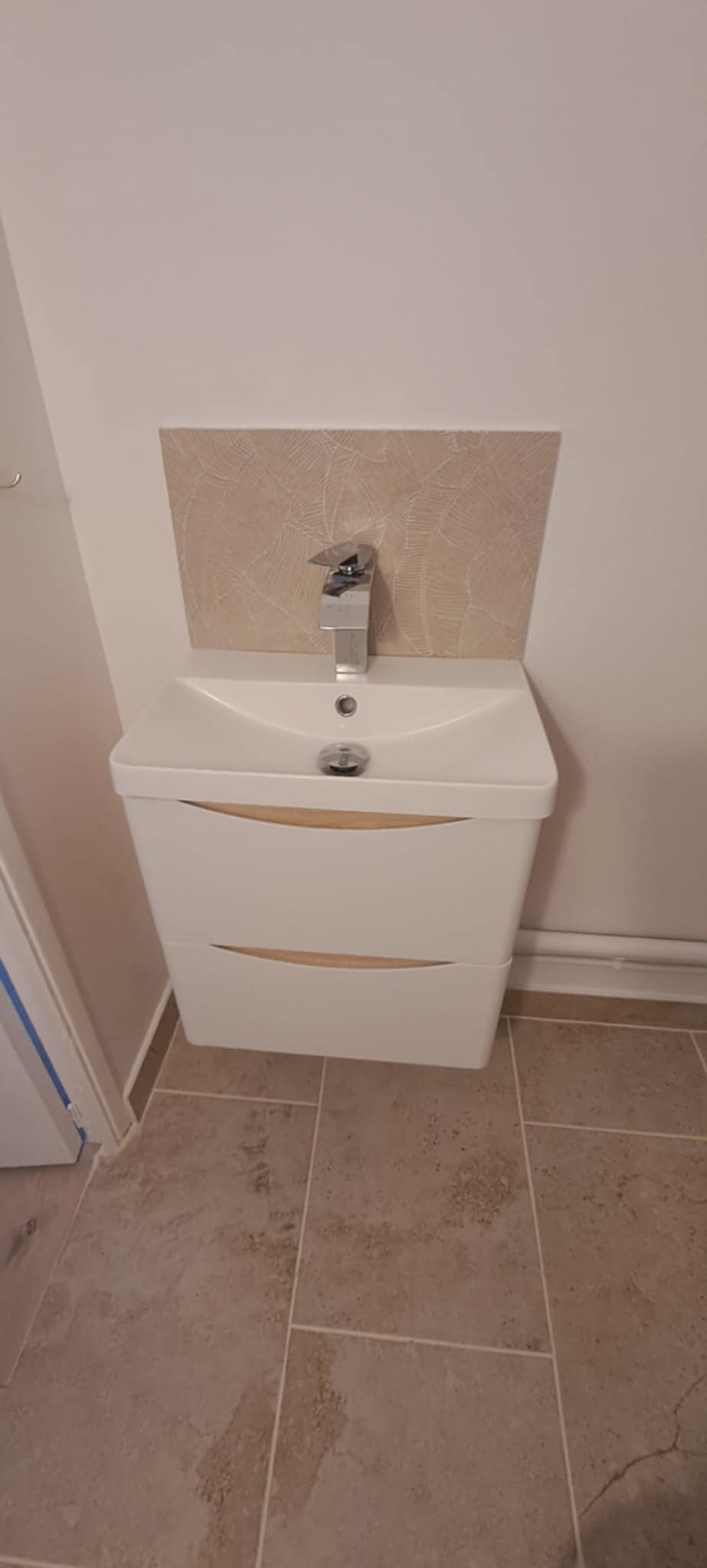 Meuble vasque compact installé par SMD Plombier