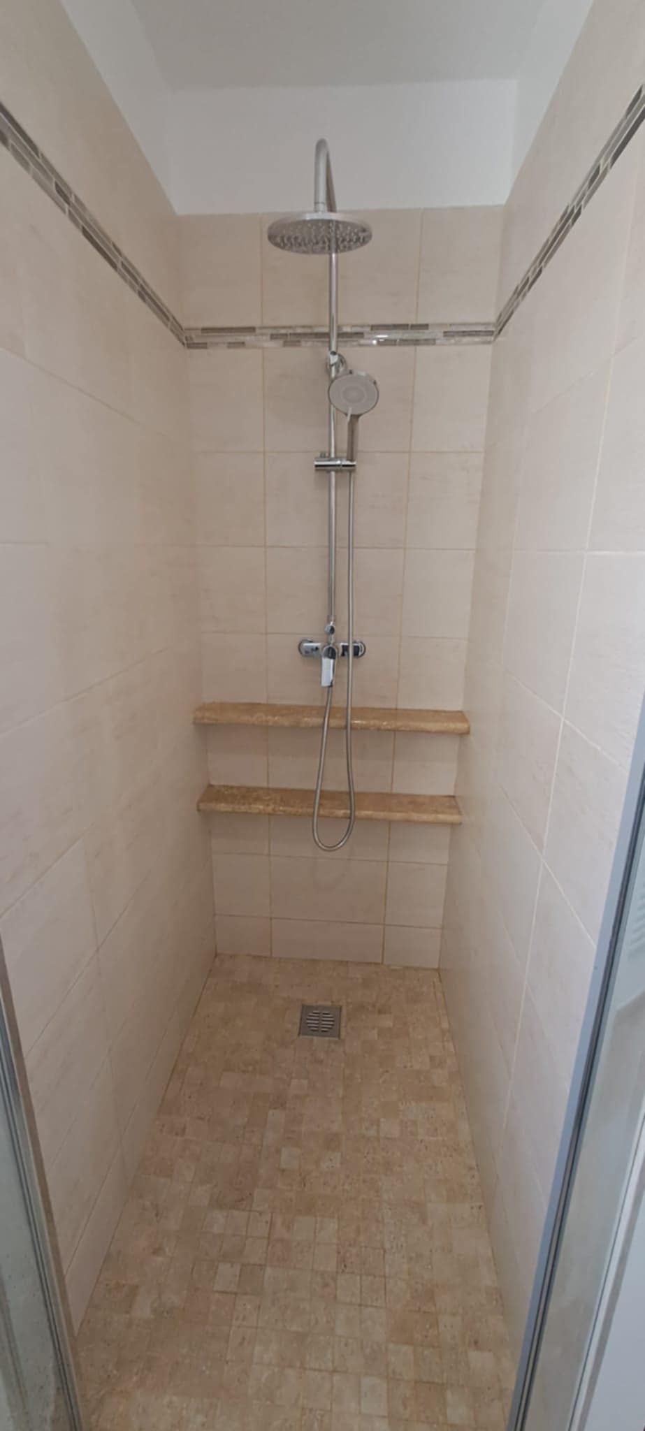 Installation douche italienne à Nemours par SMD Plombier