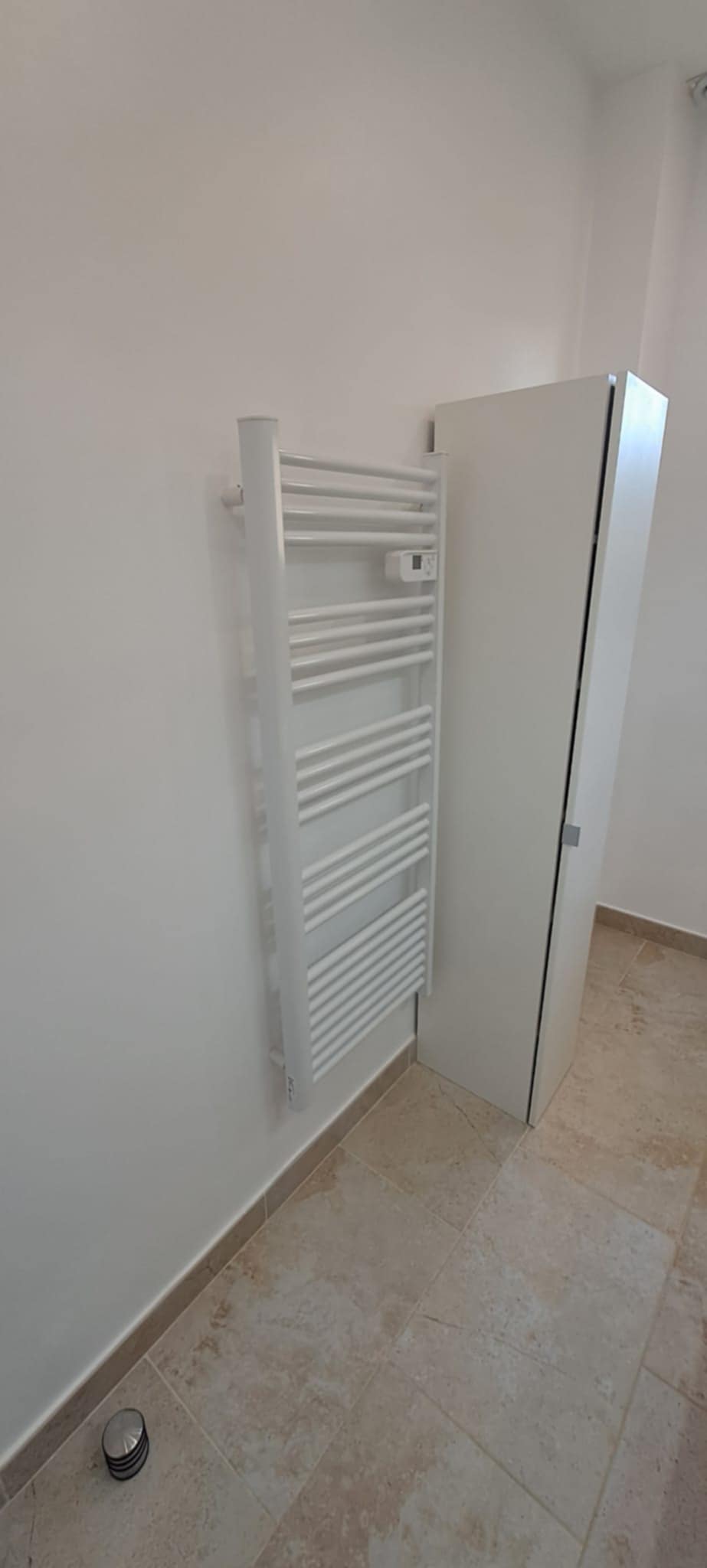 Installation sèche-serviettes par plombier chauffagiste à Nemours